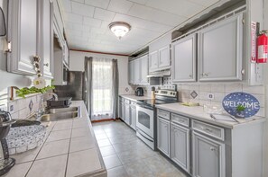 Kitchen | Single-Story Home