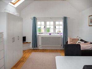 Living area | Old Chimneys Cottage - Lewes Retreats, Plumpton Green, near Lewes