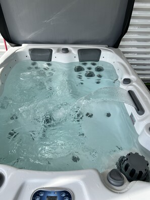Indoor spa tub