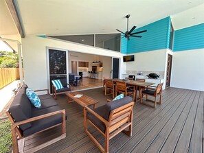 Beach Break - Alfresco entertaining area