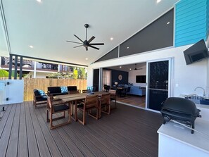 Beach Break - Alfresco entertaining area
