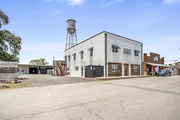 Keep in mind that even though the Salt Block is well-insulated against noise, downtown Bandera can be a boisterous area!