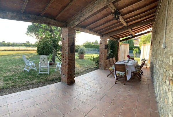 Outdoor dining