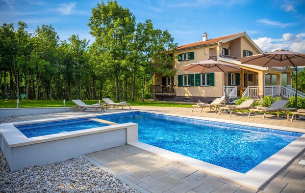 pool