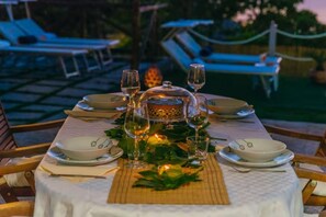 Outdoor dining
