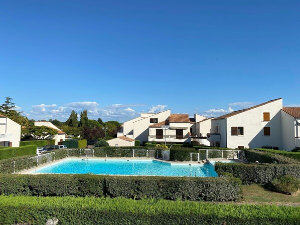 Estate, Garden, Landscaping, Hedge, Villa, Hacienda, Farmhouse, Swimming Pool