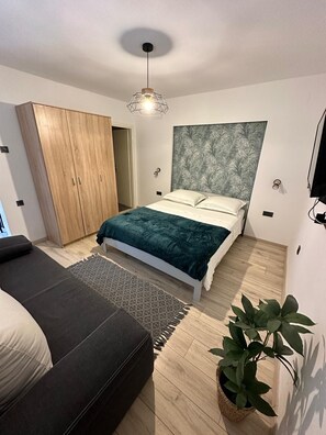 Schlafzimmer 1