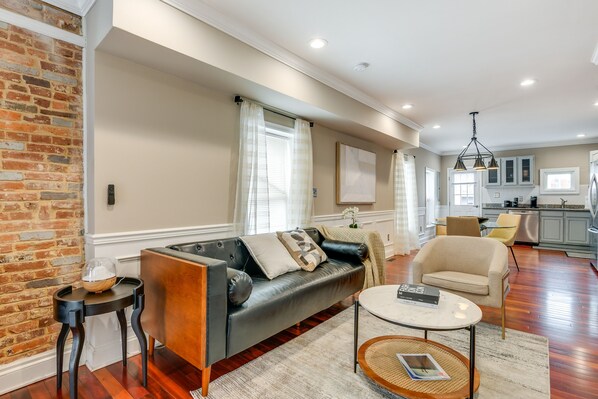 Baltimore Vacation Rental | 2BR | 2.5BA | 1,290 Sq Ft | Stairs Required