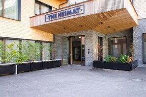 Entrance / Reception