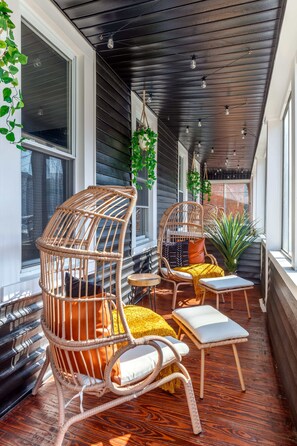 🏆Spotted by a famous London Based Blogger, highlighted on their website as one of the amazing Airbnbs in Columbus, Ohio to check out!- Itsallbee