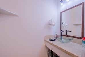 2 Bedroom Suite 4