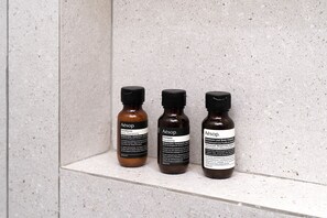 Bathroom amenities