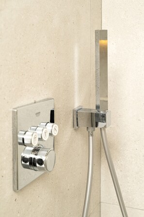 Hand-held showerhead