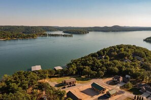 The gorgeous Table Rock Lake is just a toss away from the unit (pictured above)