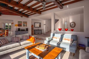 Villa del Monts image
