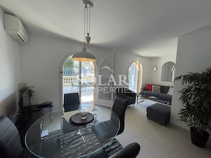 Living room / dining space