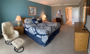 2-400 Master Bed