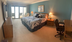 2-400 Master Bed