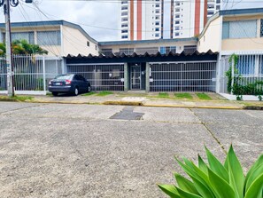 Fachada da propriedade