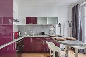 Cuisine américaine entièrement équipée