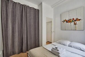 Chambre avec lit double