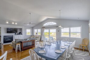 Top Level Dining Area