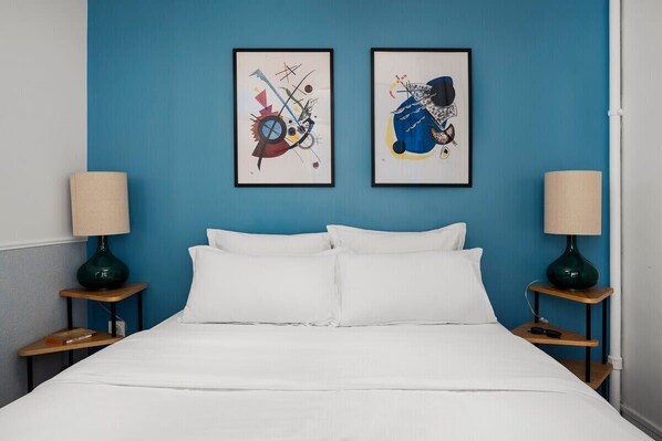 Bedroom 2 - Queen-size bed (160x200cm)
