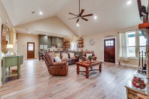 Living Room | Smart TV | Ceiling Fans