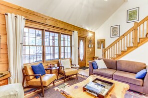 Living Area | Smart TV w/ Cable | Fireplace | Board Games | 1st Floor