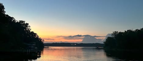 Unbeatable Sunsets at the Boat Dock