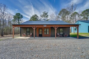 Cabin Exterior | Single-Story Cabin