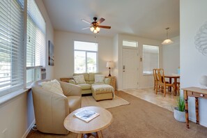 Living Room | Smart TV