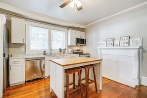 Kitchen | Trash Bags & Paper Towels