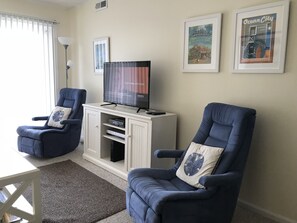 Living room opposite the sofa