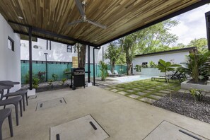 Shared Out Door Space/BBQ