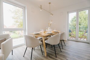 Essbereich | Zugang zum Balkon 