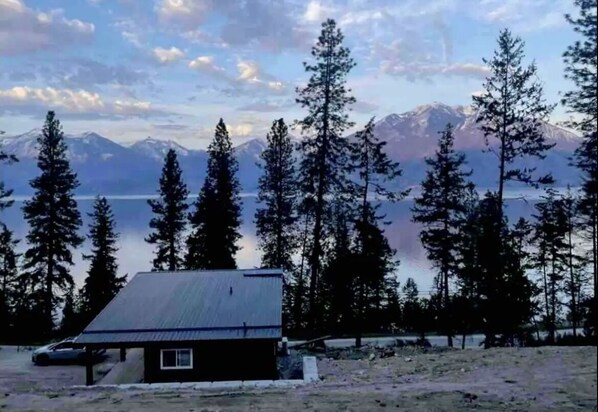 Beautiful views of Kootenay Lake and Purcell Mountains
