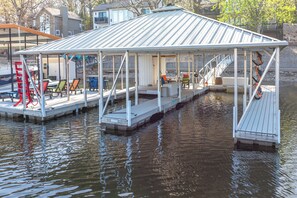 Private Boat Dock & Slip | Fish Cleaning Station