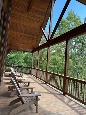 main floor deck