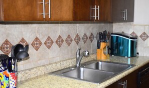 Full kitchen