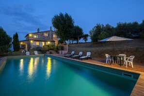 Water, Sky, Building, Plant, Swimming Pool, Tree, Azure, Chair, House, Outdoor Furniture