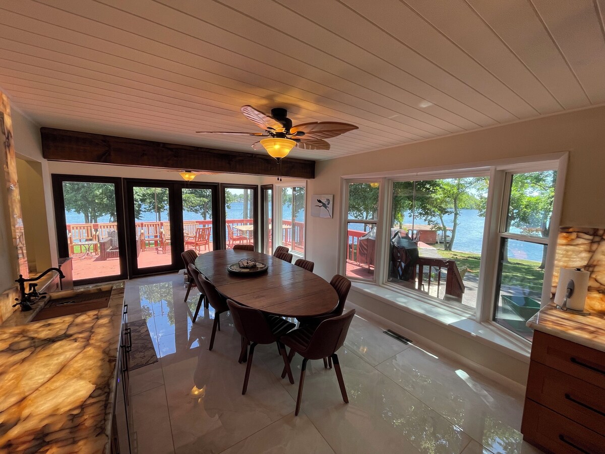 Incredible Peaceful Private Point Property. 6 bd 5 bath private side Lake Anna