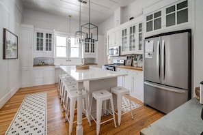 Large Farmhouse kitchen