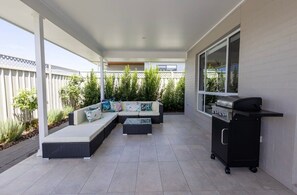 BBQ + Outdoor Entertaining Area