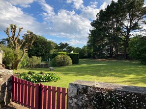 Jardin, calme et verdure.