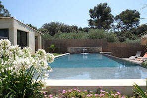 Location vacances SAINT-CHAMAS villa à louer piscine chauffee