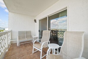 Large Balcony - Beach Views - Outdoor Furniture