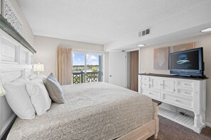 Master Bedroom - King Bed - Beach Views - Balcony Access - Smart TV - Attached Full Bathroom - Linens Provided