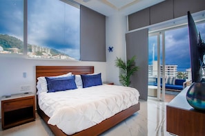 Amazing master bedroom with smart TV, ensuite bahtroom and access to the private balcony