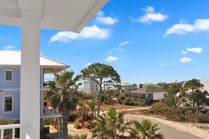Top Floor - Beach View